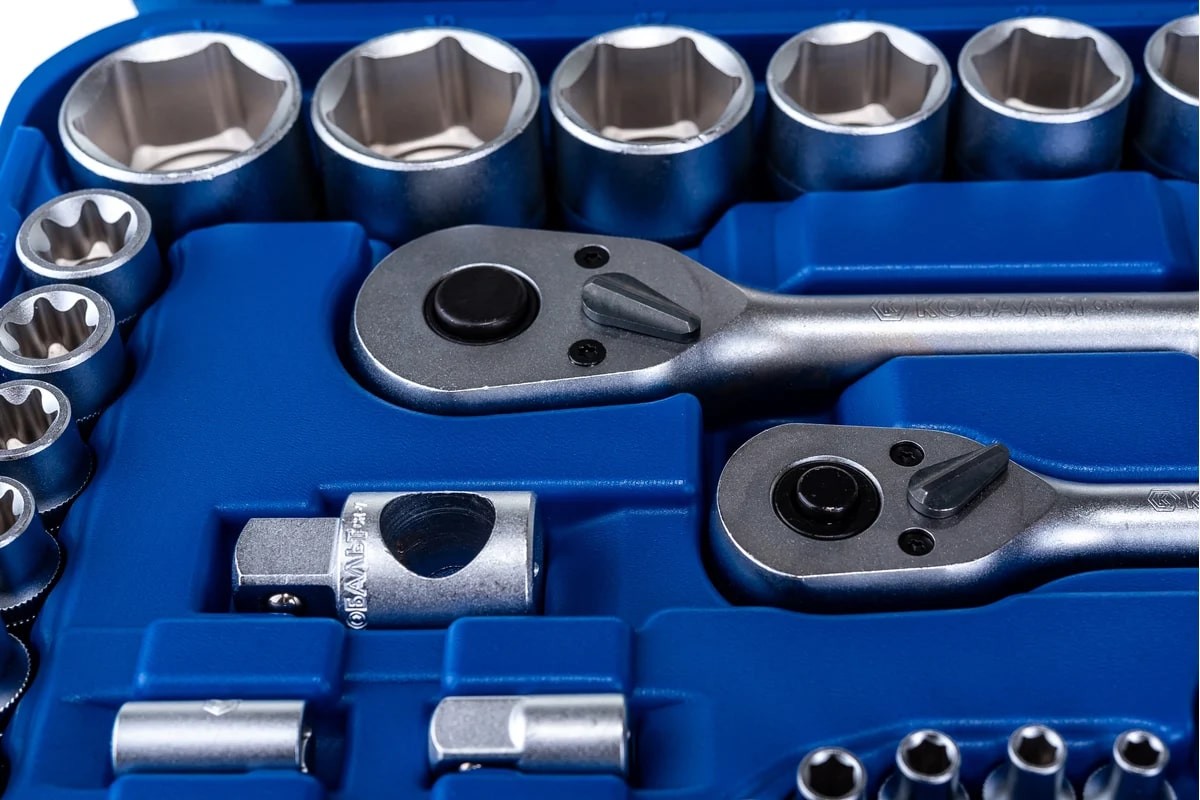 Набор инструмента универсальный КОБАЛЬТ 1/4", 3/8" и 1/2" (108 предметов) 3 трещотки , кейс 