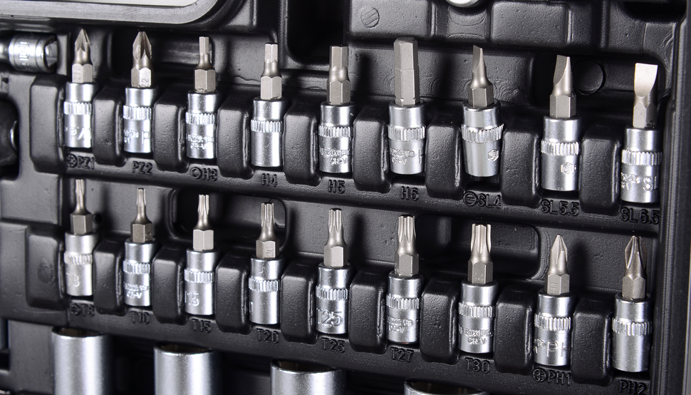 Набор инструментов , 1/2", 1/4", CrV, в кейсе 108 предм Вихрь