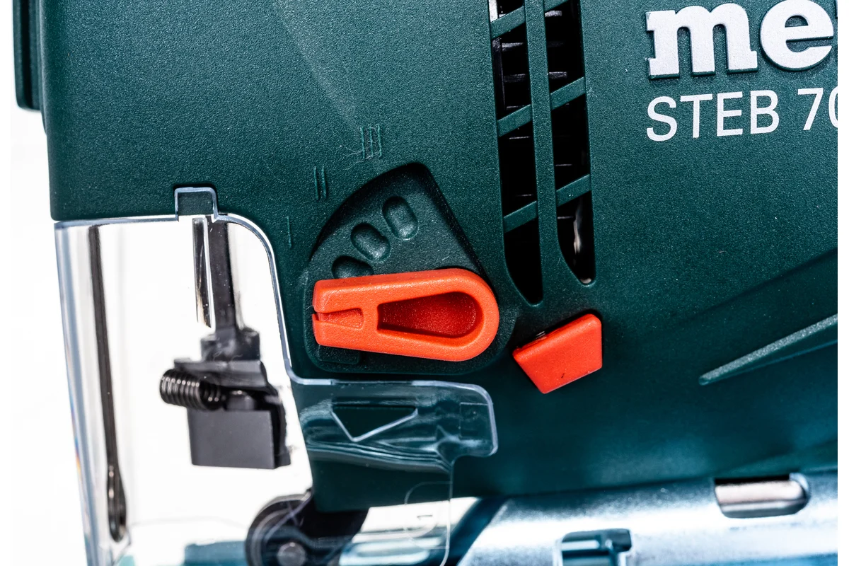 Metabo Лобзик STEB 70 Quick, 570 Вт,900-3300об/мин,маятн.ход 4ст,пропил 70 мм,быстр.смена пилки,кейс